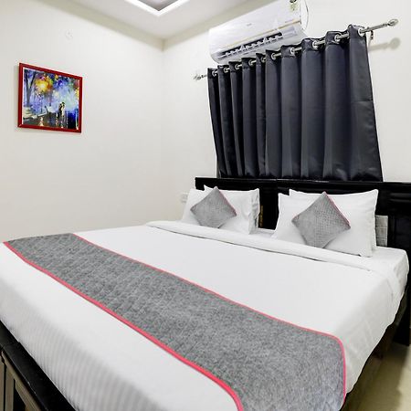 Super Townhouse De Alphabet Hotel Kukatpally Nexus Mall 海得拉巴 外观 照片