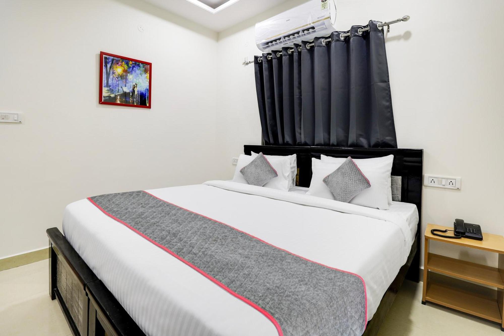 Super Townhouse De Alphabet Hotel Kukatpally Nexus Mall 海得拉巴 外观 照片