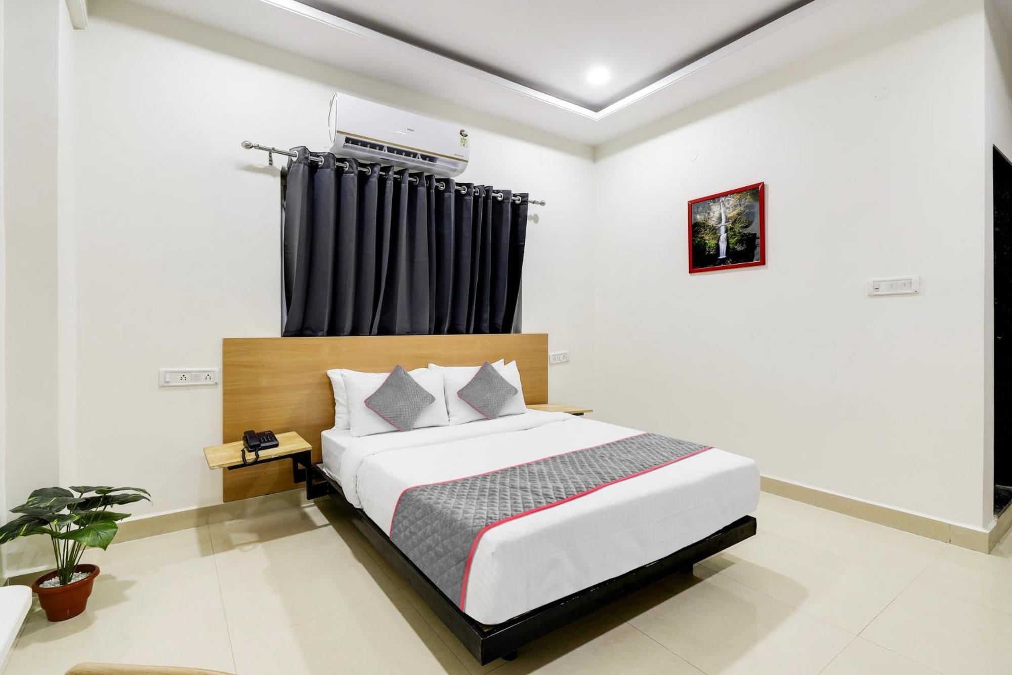 Super Townhouse De Alphabet Hotel Kukatpally Nexus Mall 海得拉巴 外观 照片