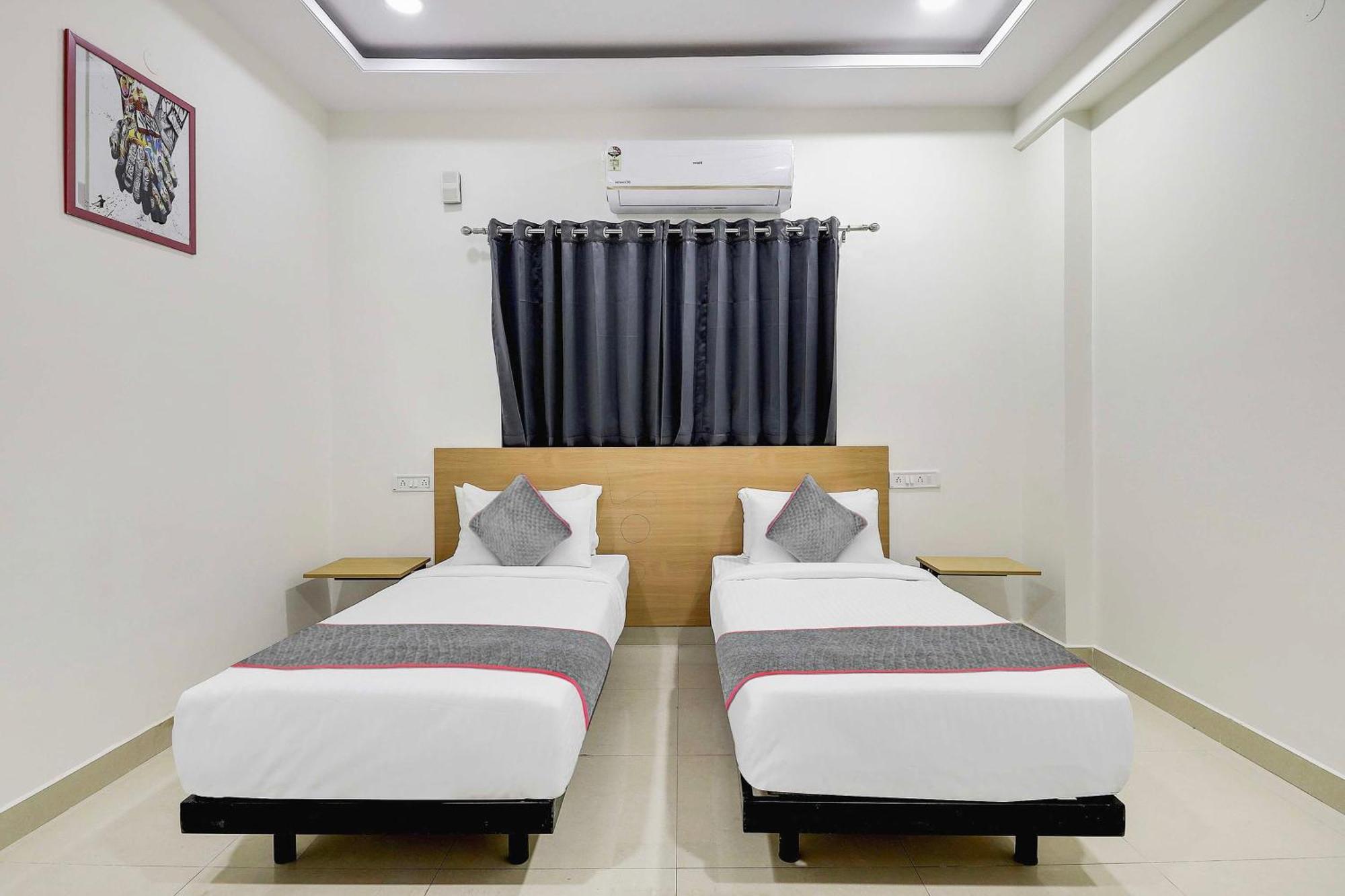 Super Townhouse De Alphabet Hotel Kukatpally Nexus Mall 海得拉巴 外观 照片