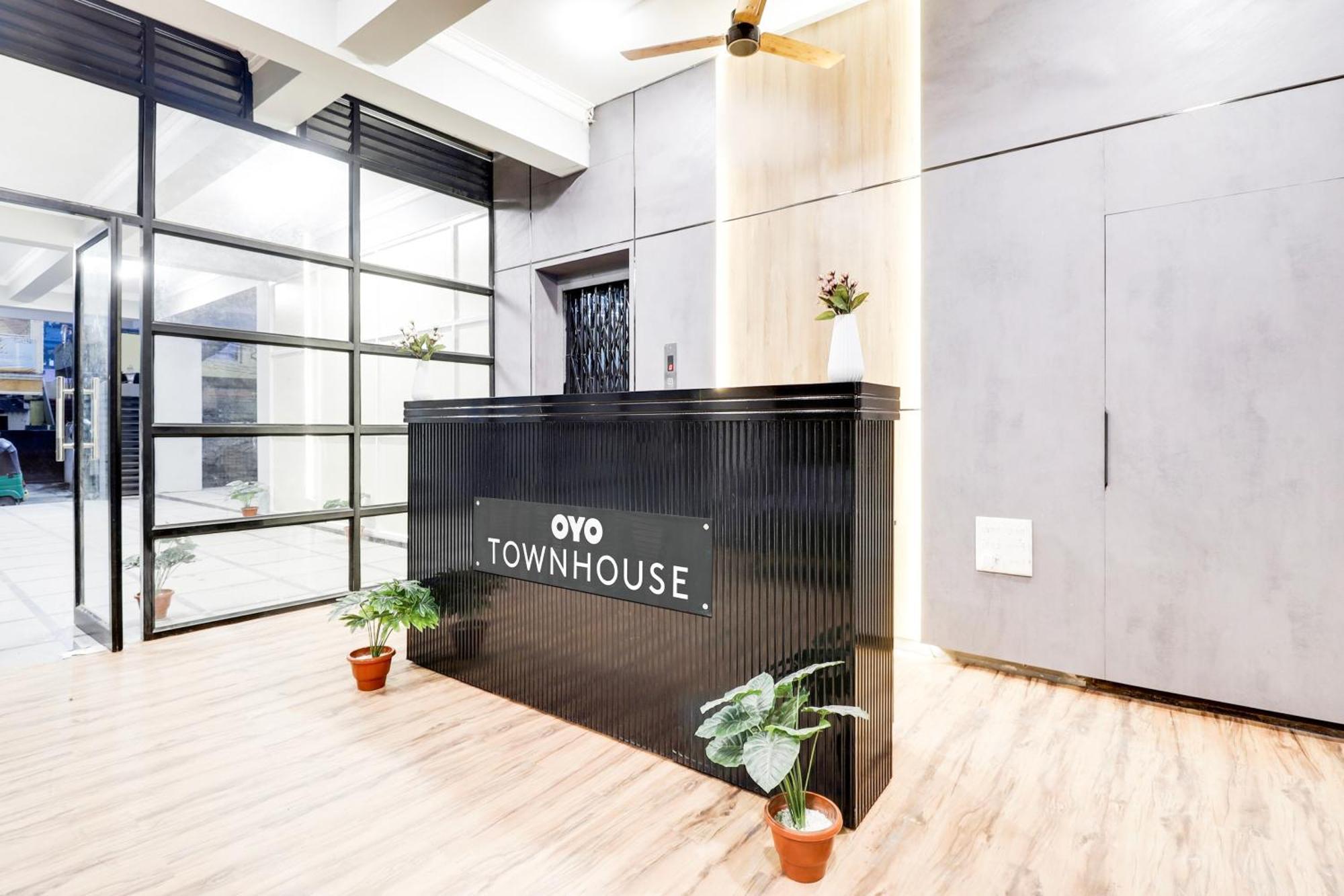 Super Townhouse De Alphabet Hotel Kukatpally Nexus Mall 海得拉巴 外观 照片